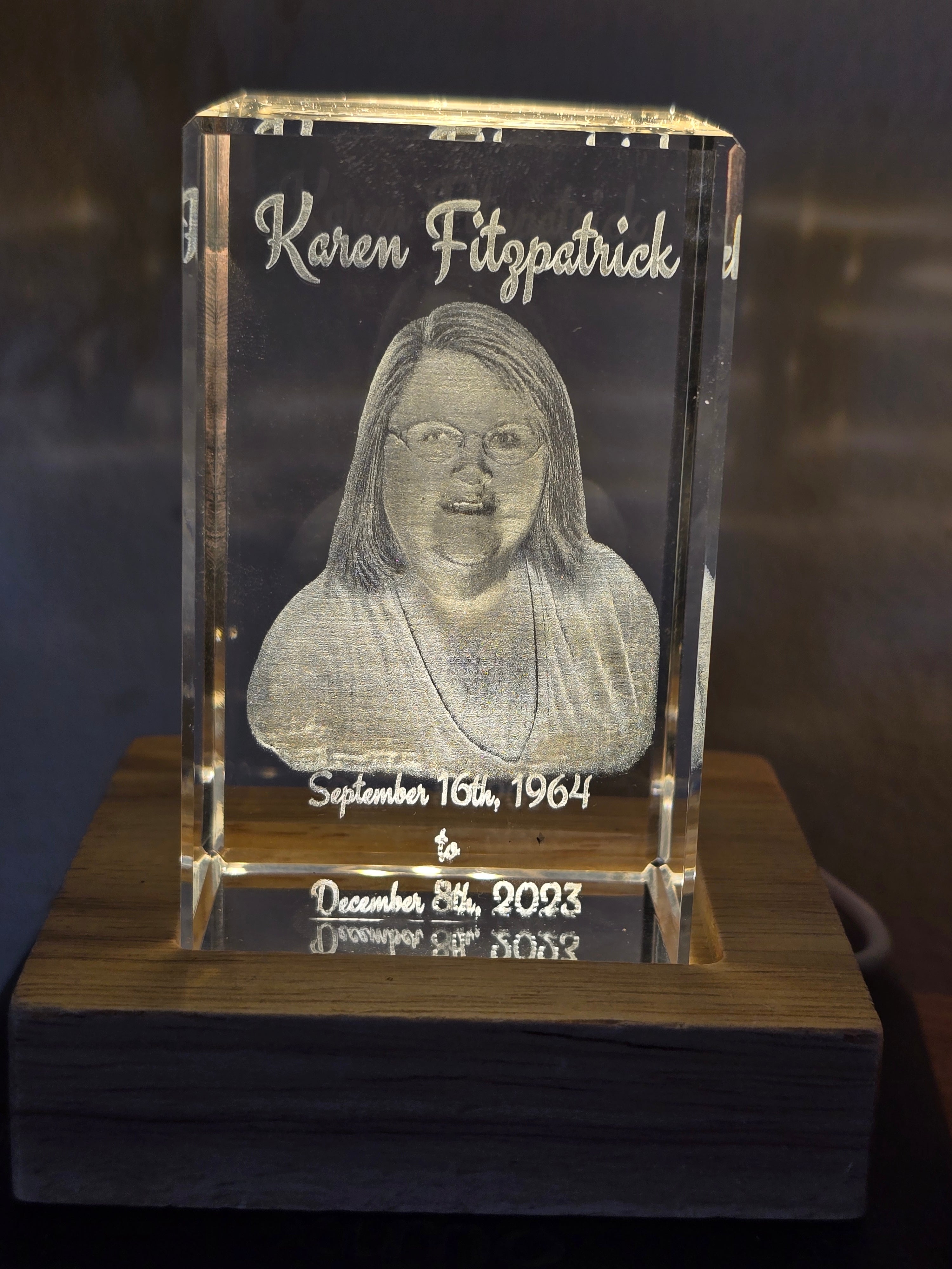 Captured in Glass – Custom 3D Engraved Memory Cube