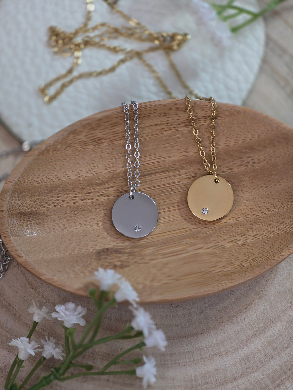 Minimal Luxe Disc Necklace
